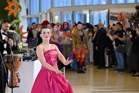 Heydar Aliyev Center hosts Brazilian artist`s exhibition Reflection of Eternity