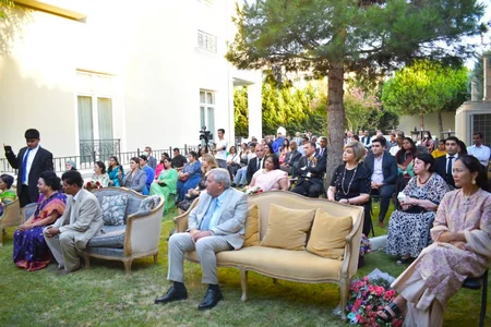 Azərbaycanda fəaliyyət göstərən həkim Hindistanın ali mükafatına layiq görülüb