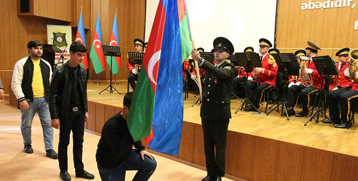 Suraxanı rayonunda çağırışçılar hərbi xidmətə yola salınıblar