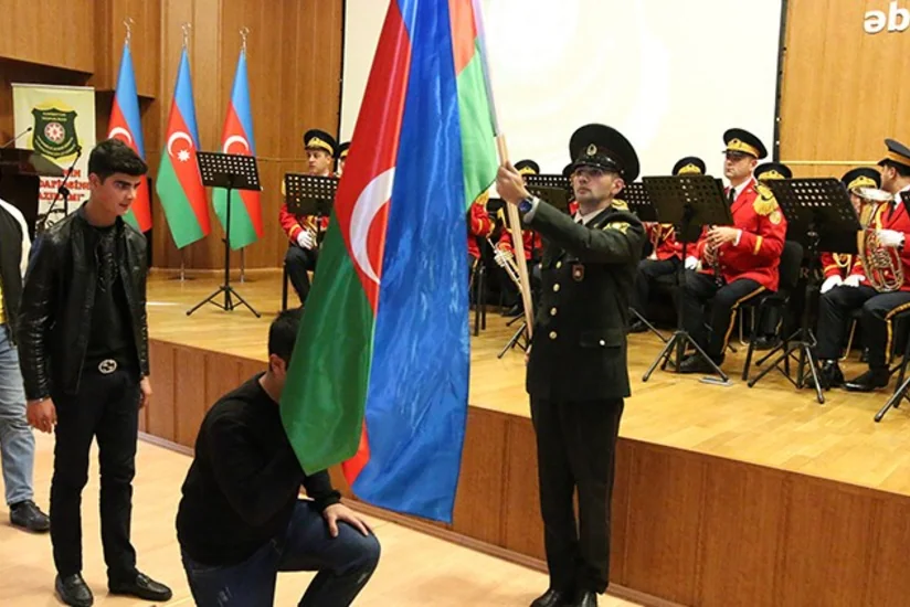 Suraxanı rayonunda çağırışçılar hərbi xidmətə yola salınıblar