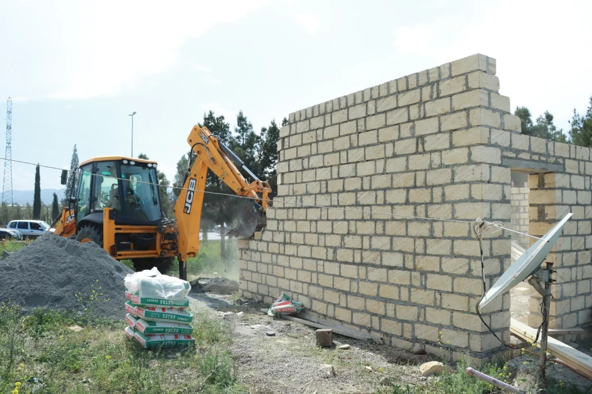 Gəncədə qanunsuz tikililərin qarşısı alınıb