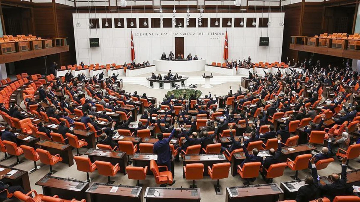 AKP 149 deputatı təkrar namizəd göstərməyib