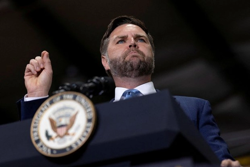 Vens Boltonun evində axtarışların Trampın tənqidi ilə əlaqəli olduğunu təkzib edib