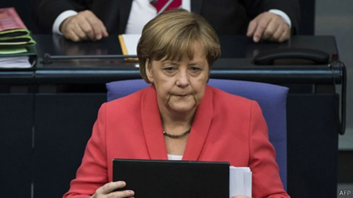 Merkel: Yunanıstanla razılaşma AB sammitindən əvvəl əldə olunmalıdır
