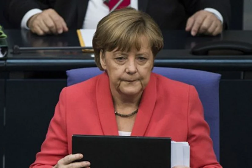 Merkel: Yunanıstanla razılaşma AB sammitindən əvvəl əldə olunmalıdır