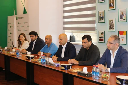 Azərbaycanın turizm sektorunda nağdsız ödənişlərin genişləndirilməsi müzakirə edilib