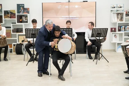 Heydər Əliyev İncəsənət Məktəbində “Azərbaycan milli musiqi alətləri: tarix və müasirlik” mövzusunda təlim keçirilib