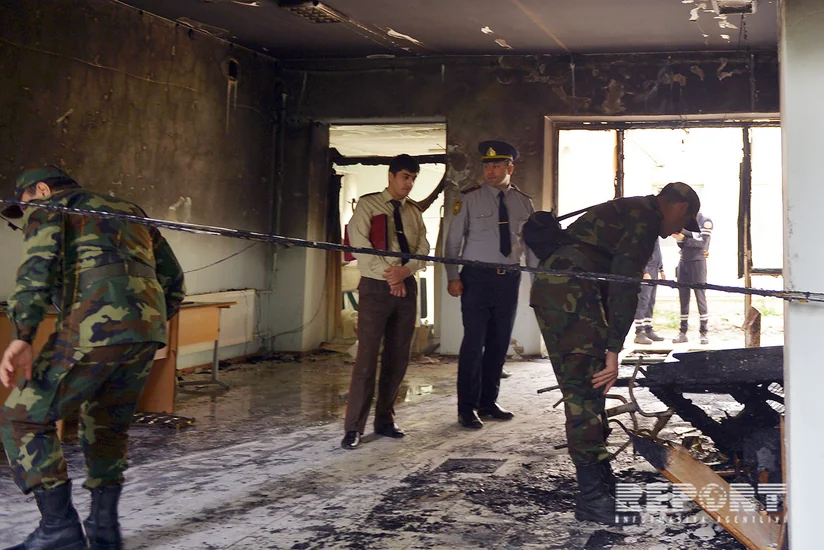 В одной из школ Баку произошел пожар - ДОПОЛНЕНО