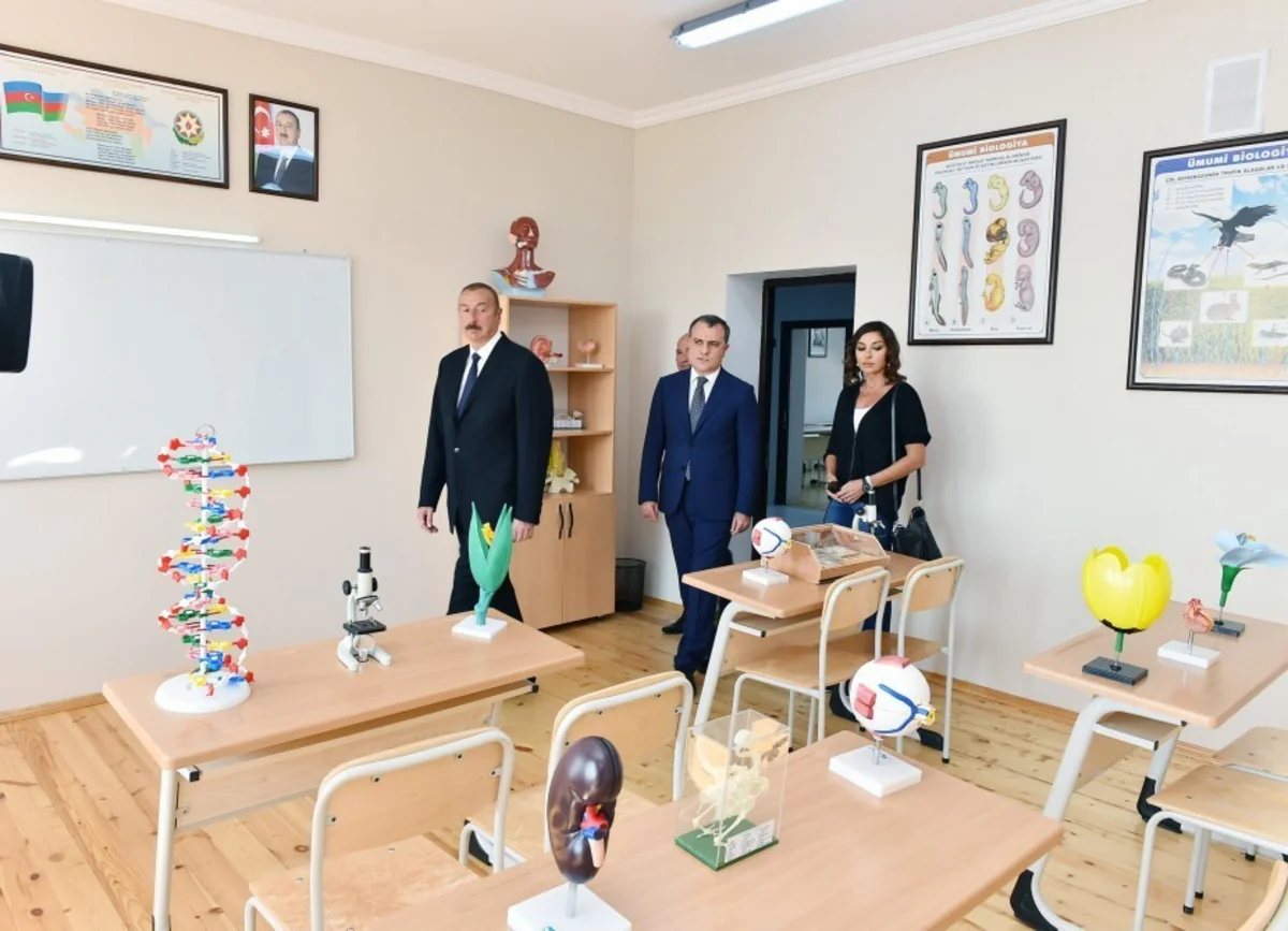 İlham Əliyev Şamaxının Meysəri kənd tam orta məktəbinin yeni binasının açılışında iştirak edib
