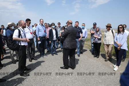 Foreign diplomats visit Juma Mosque in Aghdam