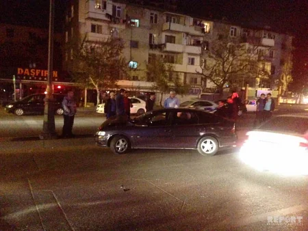 Bakıda sərnişin avtobusu qəza törədib - FOTO