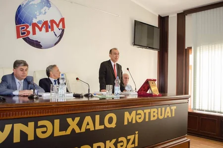 Akif Təvəkküloğlunun həmmüəllifi olduğu kitabın təqdimatı keçirilib