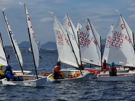 Azərbaycan yelkənçiləri ilk dəfə beynəlxalq turnirdə qızıl və gümüş medallar qazanıblar