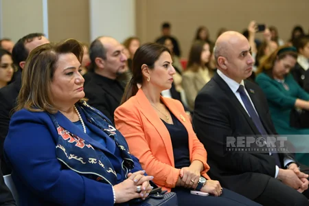 Bakıda Çiliyə həsr olunmuş fotosərginin açılışı olub