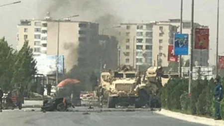 Kabildə kamikadze NATO-nun hərbi texnika karvanına hücum edib