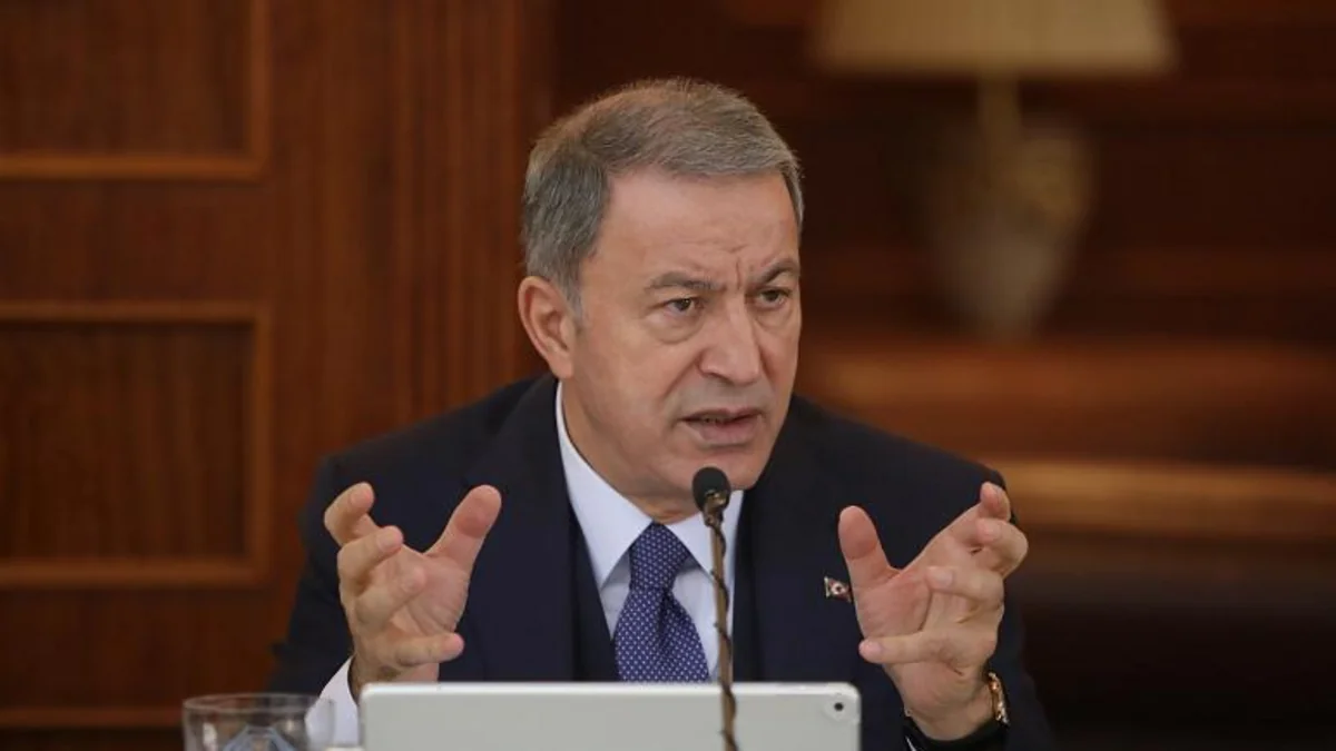 Nazir: Yunanıstan Egey dənizindəki 23 adadan 16-sını qanunsuz silahlandırıb