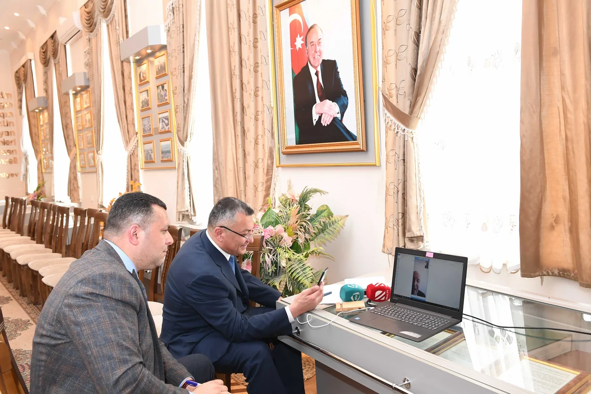 Qaçqınkom sədri koronavirusa görə qəbula getmədi, 5 saat videoqəbul keçirdi