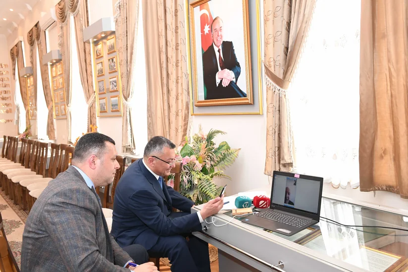 Qaçqınkom sədri koronavirusa görə qəbula getmədi, 5 saat videoqəbul keçirdi