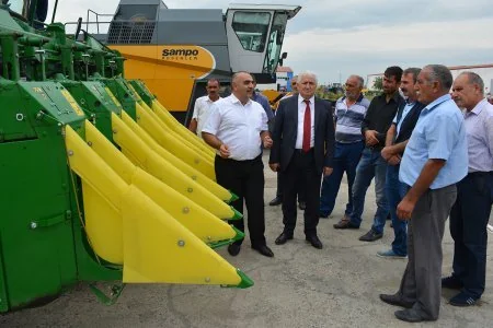 Azərbaycanda pambıqyığan kombaynları idarə edəcək 160 mexanizatora sertifikat təqdim olunub