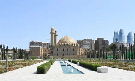 President Ilham Aliyev attends opening of garden outside Tazapir mosque and Central Park built along Fuzuli street