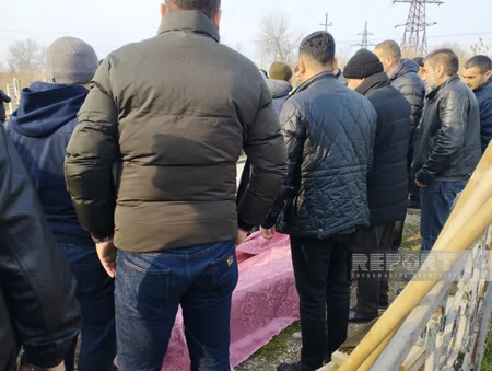 Türkiyədə zəlzələdə həlak olan azərbaycanlı iş adamı Salyanda dəfn olunub - YENİLƏNİB