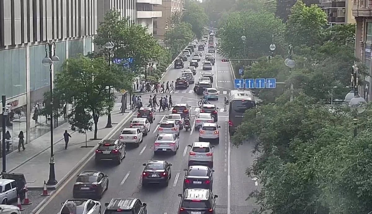 Bakıda 22 istiqamətdə sıxlıq var - SİYAHI, YENİLƏNİB