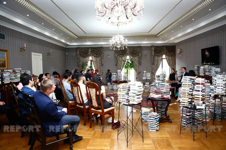 Gürcüstanın azərbaycanlı icmasına kitablar təqdim edilib