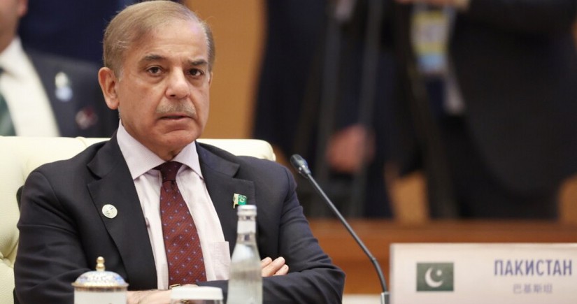 Pakistani Prime Minister offers condolences to India over plane crash