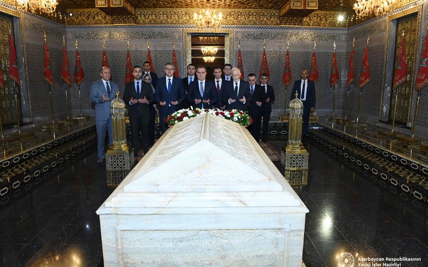 Ceyhun Bayramov Mərakeşin mərhum kralı V Məhəmmədin məqbərəsini ziyarət edib