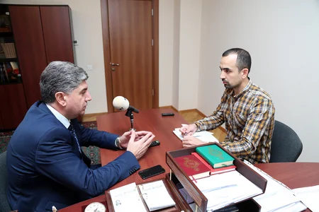 Milli Məclisin mətbuat xidmətinin rəhbəri: “Əlçatmayan deputatımız yoxdur” - MÜSAHİBƏ