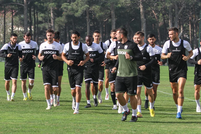 Neftçinin yeni idman direktoru komandanın üzvləri ilə görüşüb