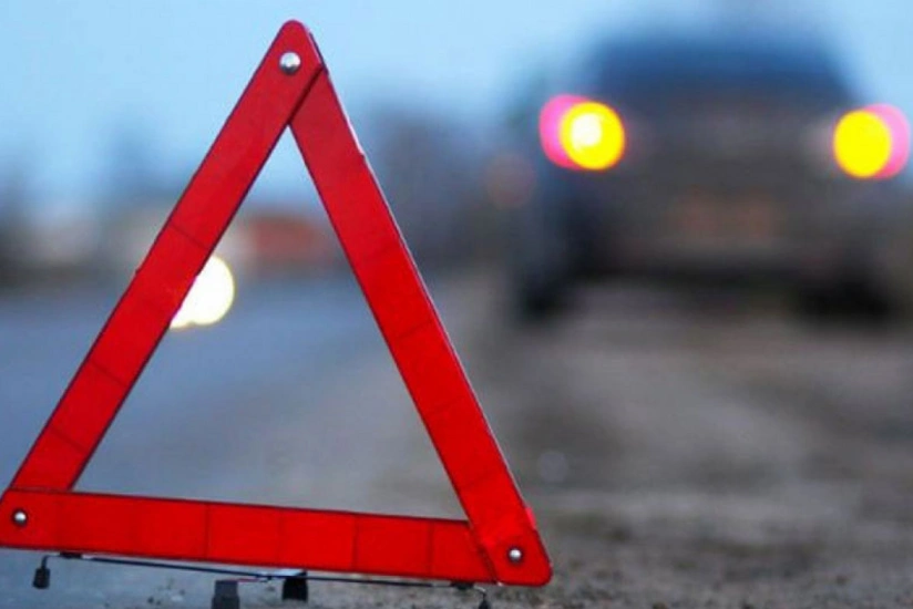 Qaradağda avtoqəza olub, 64 yaşlı kişi avtomobildə sıxılı vəziyyətdə qalıb