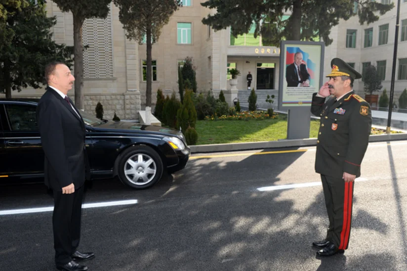 Prezident İlham Əliyev Gəncədə hərbi qulluqçular üçün inşa edilən şəhərciyin açılışında iştirak edib