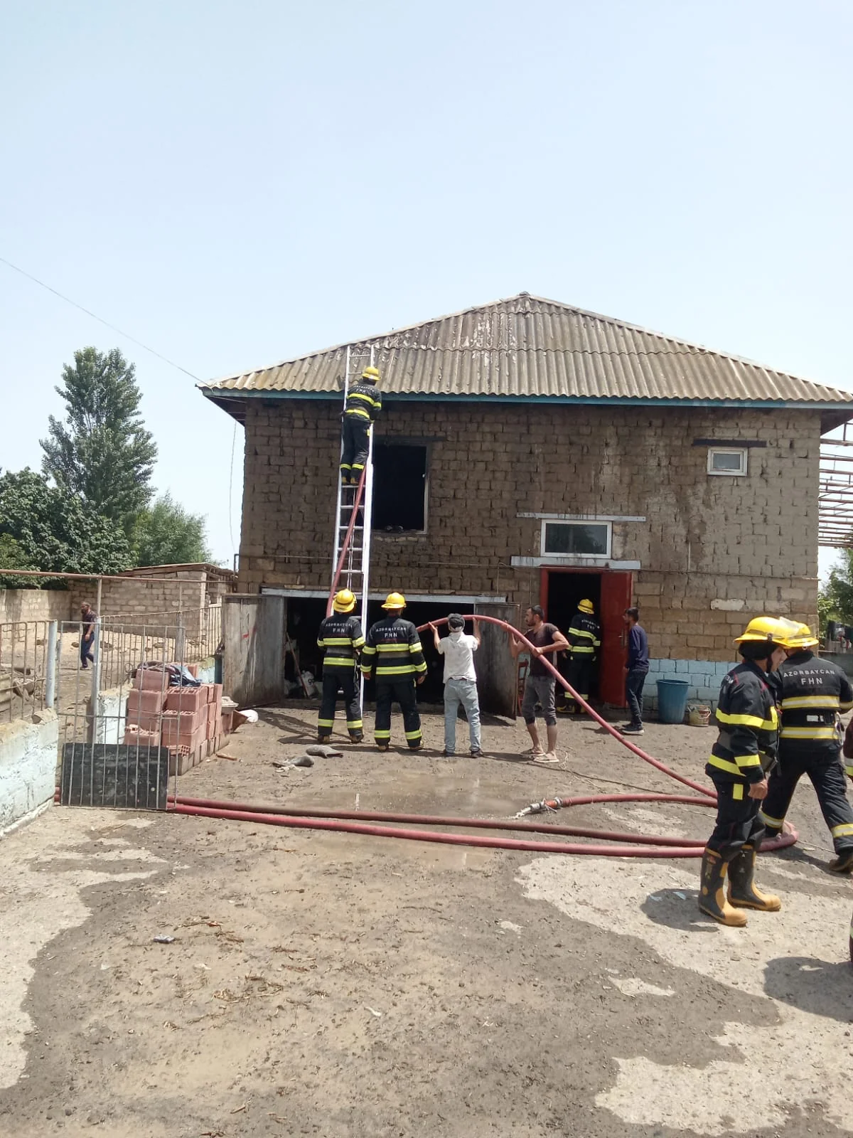 Neftçalada fərdi evdəki partlayışda xəsarət alan şəxs xəstəxanada ölüb - YENİLƏNİB