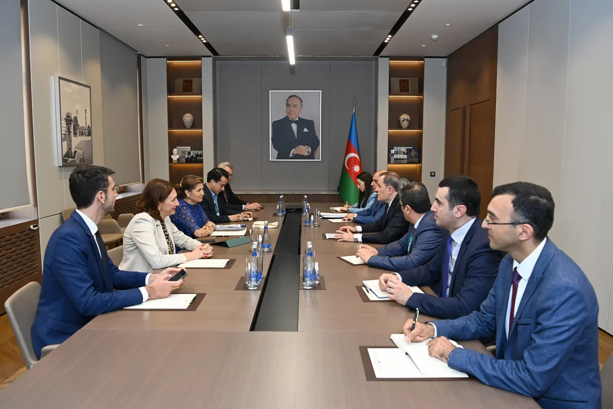 UNESCO-nun İcraiyyə Şurasının prezidenti Azərbaycana gəlib, Ceyhun Bayramovla görüşüb - YENİLƏNİB