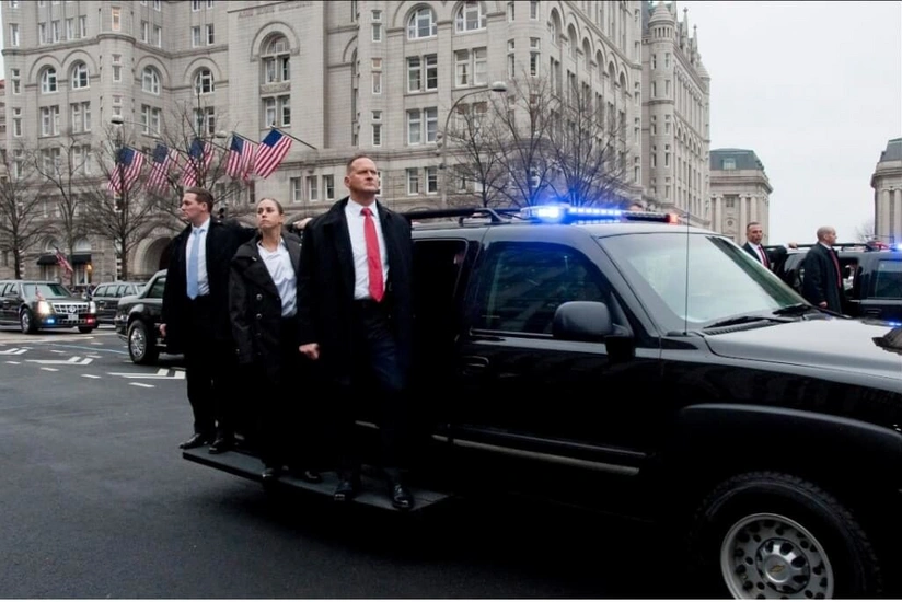 Məxfi Xidmətin əməkdaşı Trampın yaxınlığında silahlı şəxsi güllələyib