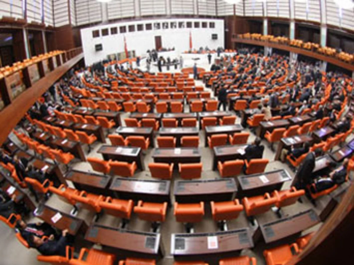 ​Türkiyədə iki partiya seçkiyə qatılmaqdan imtina edib