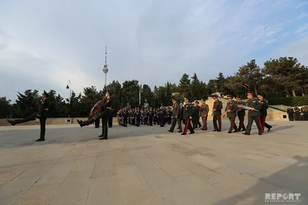 MDB ölkələrinin müdafiə nazirləri Şəhidlər xiyabanını ziyarət ediblər - FOTOREPORTAJ