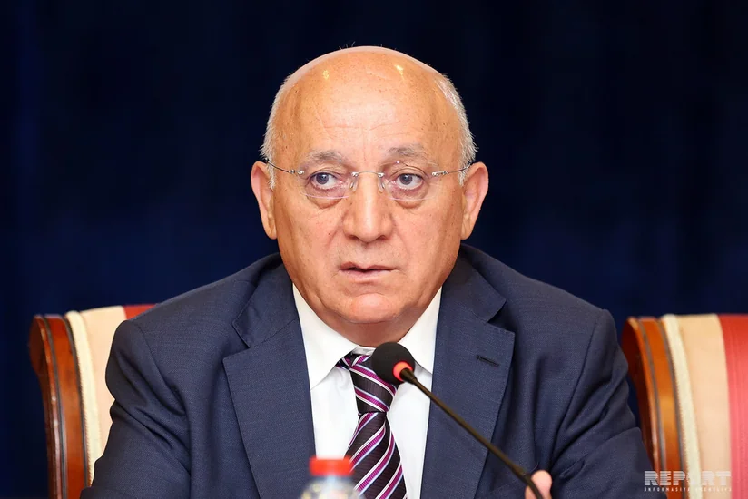 Mübariz Qurbanlı radikal qruplaşmalardan danışdı