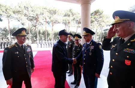 Hulusi Akar Azərbaycana gəlib