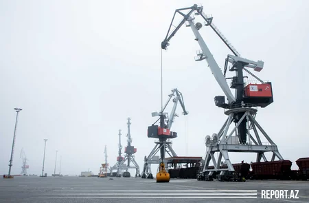 Tranzit yüklər Bakı Limanından keçir - VİDEOREPORTAJ