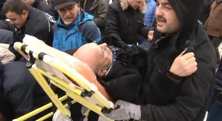 2 killed, over 20 wounded as tent collapses in Istanbul mosque