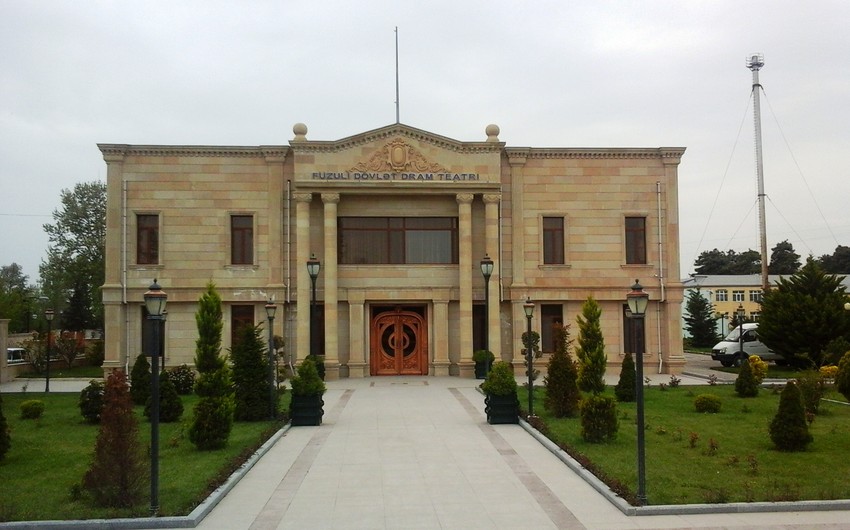 Füzuli teatrı Hacı Qəmbər tamaşasını nümayiş etdirib