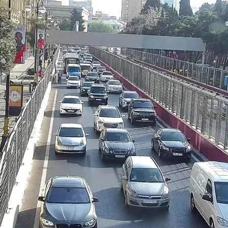 Bakının bir sıra yollarında tıxac var - SİYAHI