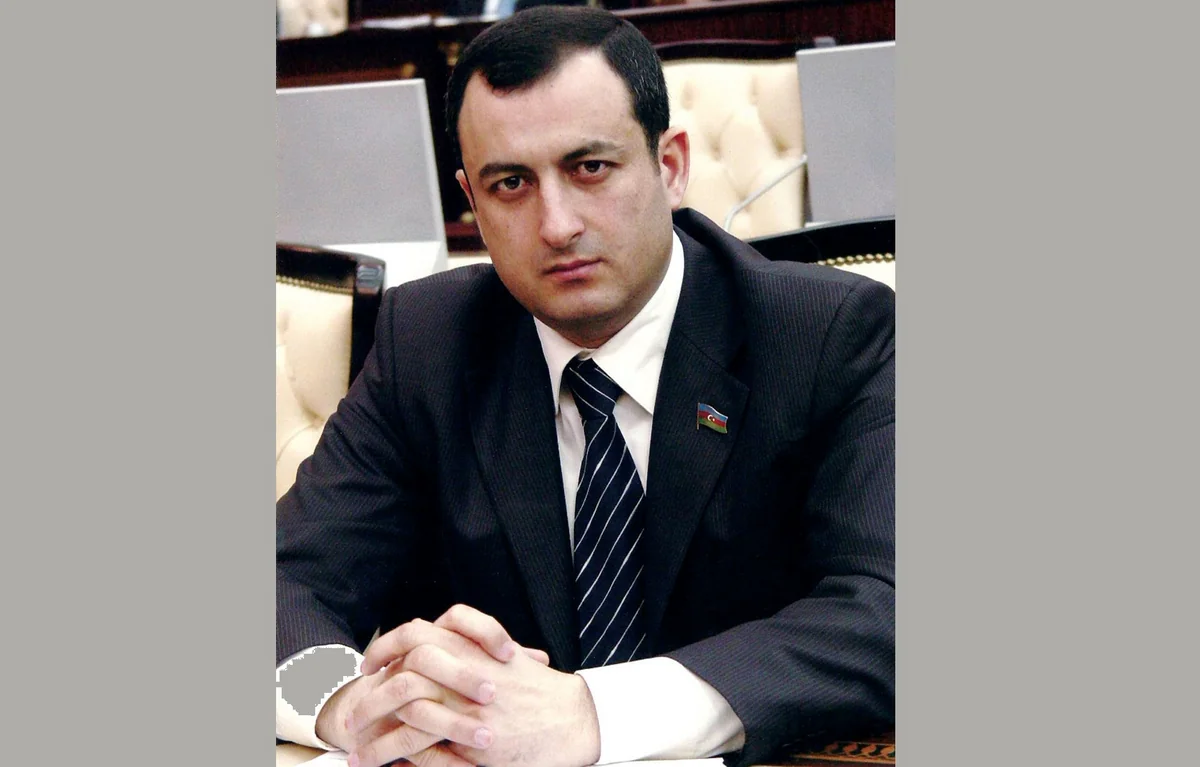Deputat: “Yeni binalarda komendantlar insanları soyurlar, amma iş görmürlər”
