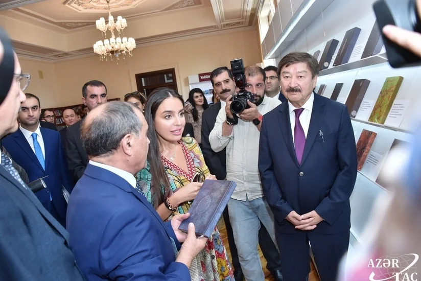 Leyla Əliyeva “Nəsimi Əlyazmaları dünya kitabxanalarında” sərgisinin açılışında iştirak edib