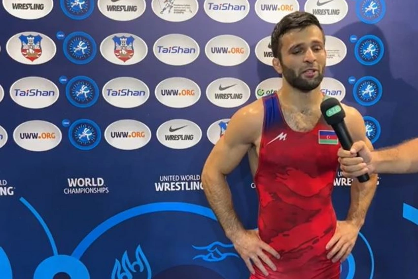 Azərbaycanın ikiqat dünya çempionu canlı yayımda müsahibə vaxtı ağlayıb