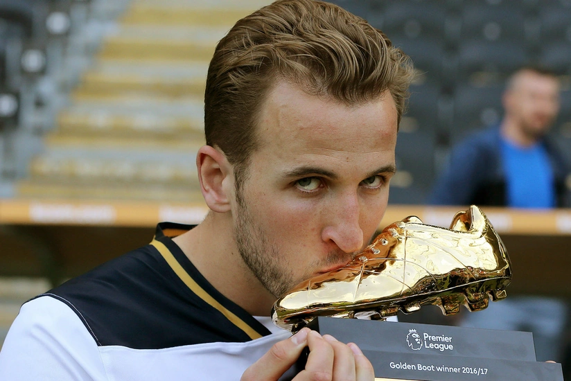 Harri Keyn “Qızıl buts” uğrunda mübarizəyə liderlik edir - SİYAHI