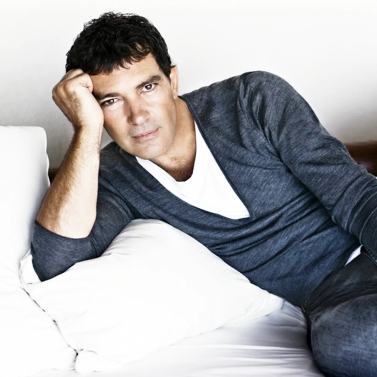Antonio Banderas İngiltərəyə köçür