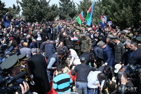 Şəhid pilotlar və polkovnik dəfn edilib - YENİLƏNİB-3